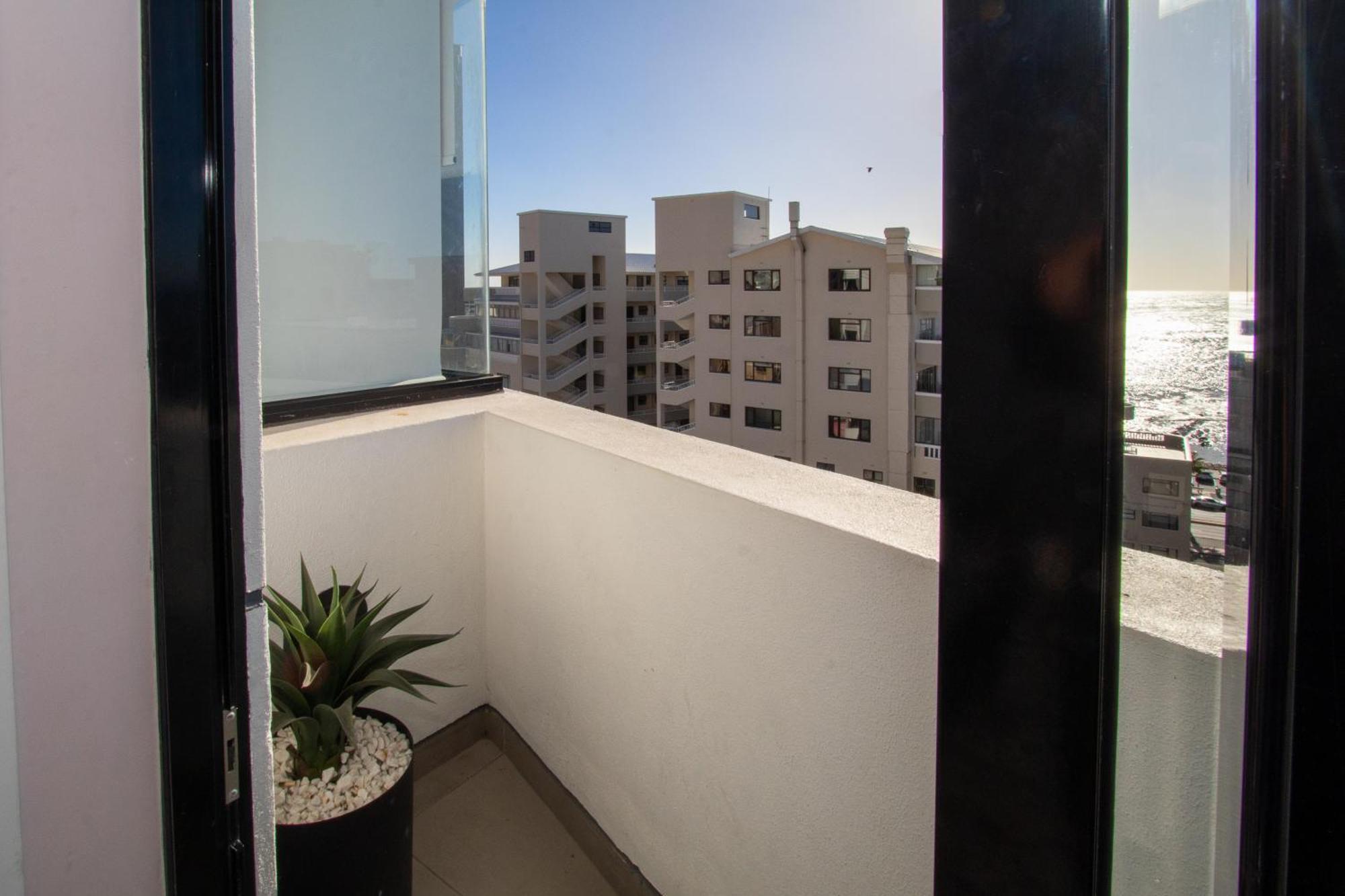 Spectacular 1 Bedroom Flamingo Apartment